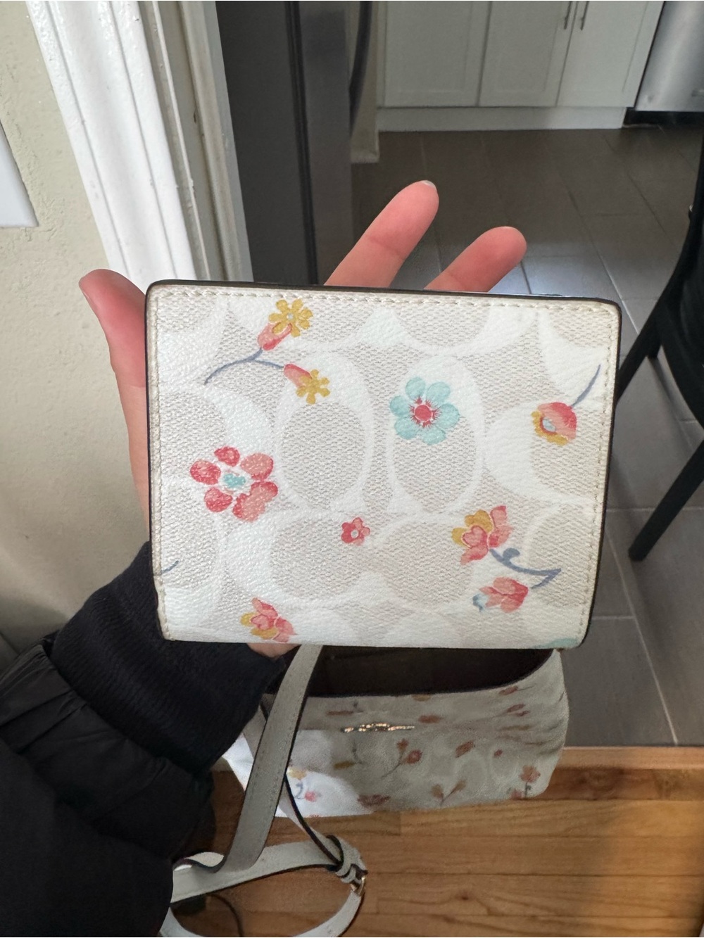 Coach White Floral Mini Shoulder Bag with matching wallet - Picture 9 of 10